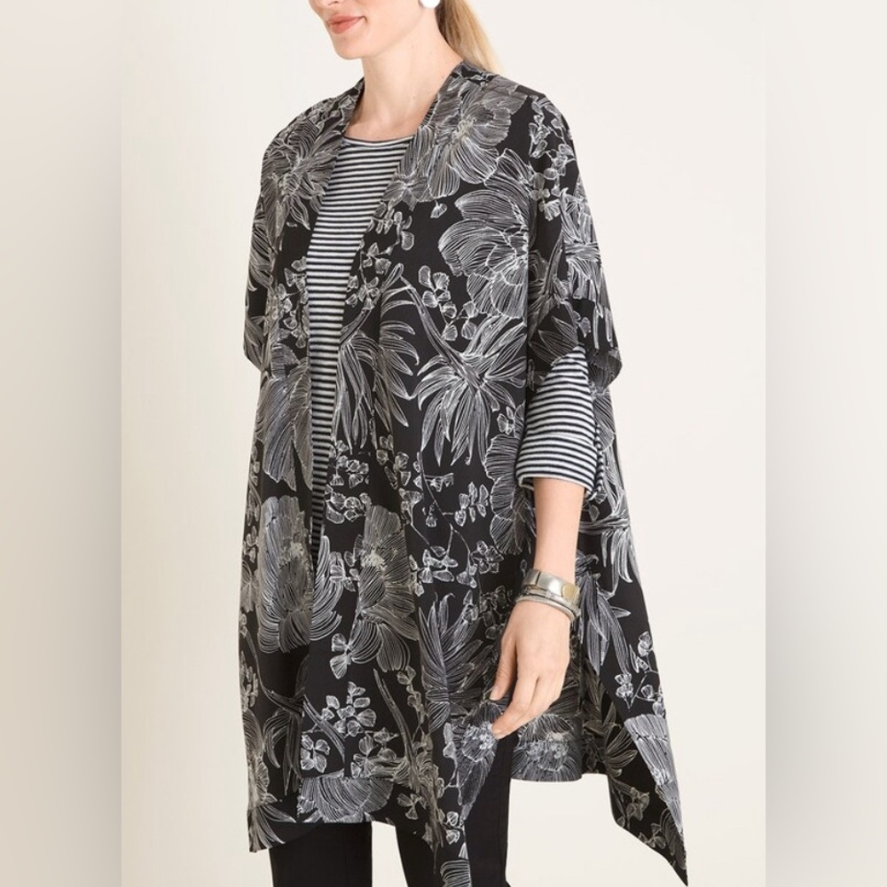 Chicos Boho Black And White Floral Open Ruana Wrap Topper